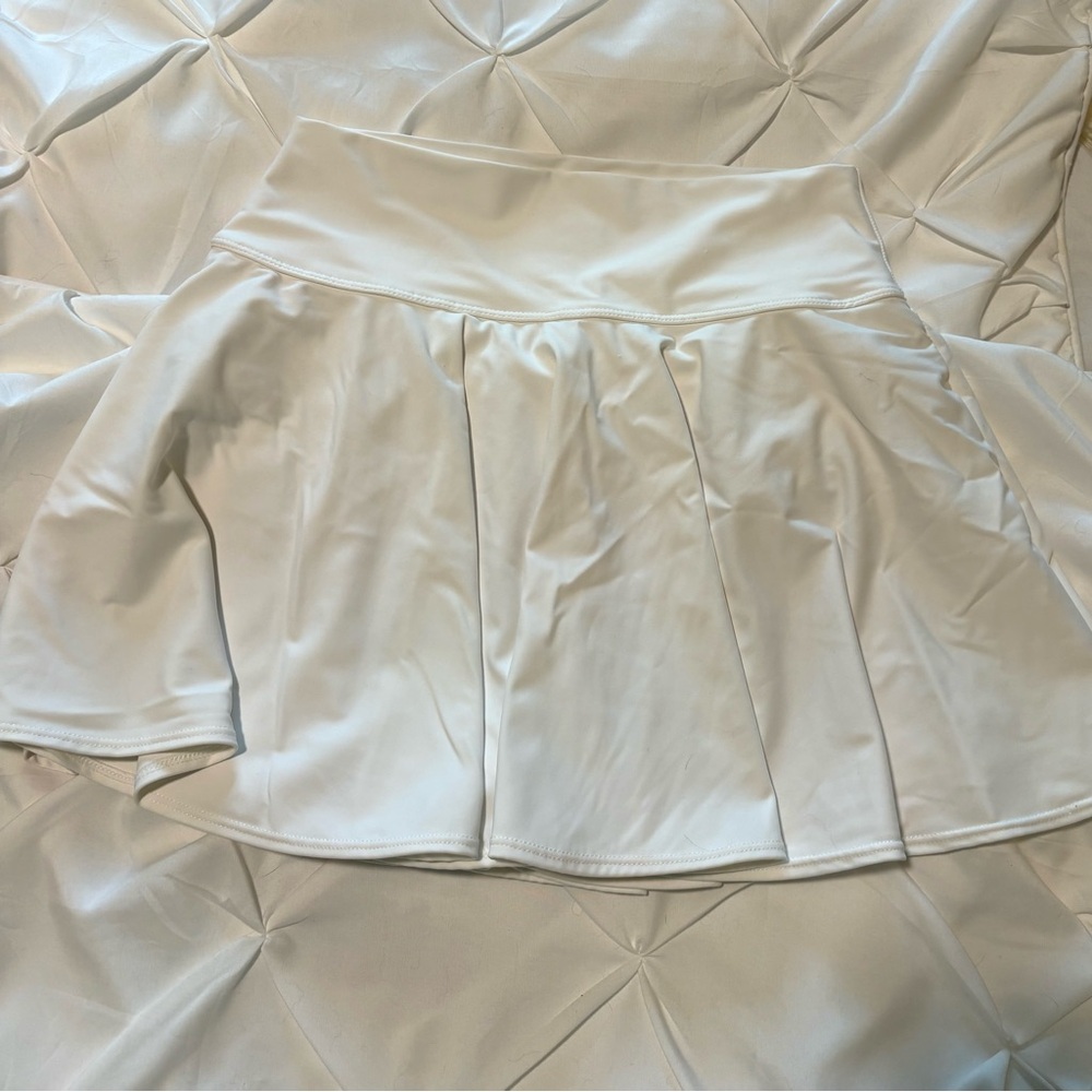 Pinspark White Sport Skirt w Built In Shorts, Women’s Size Small
